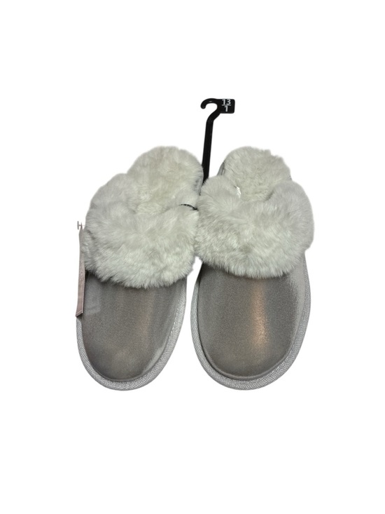 Mommy & Me Silver Faux Fur Slip-On Slippers for Kids - Picture 6 of 6